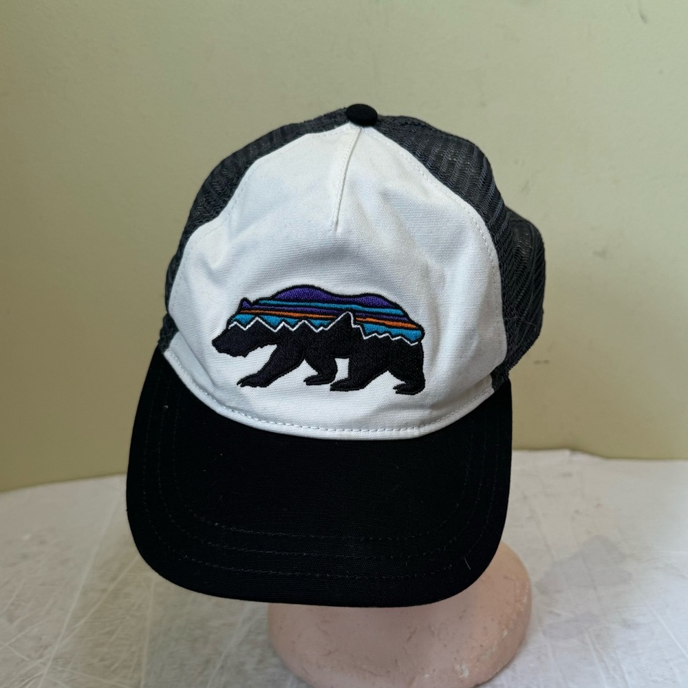 Patagonia NWOT Adjustable Hat Big Bear Logo Organic Cotton Snapback Cap Mesh